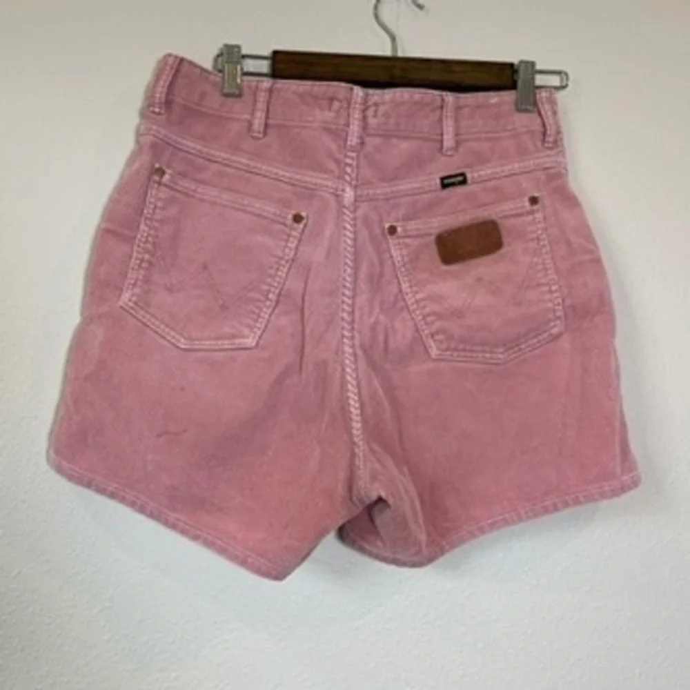 Wrangler Mom Short Effortless Pink Corduroy High Waisted Seamed Shorts Size 29
